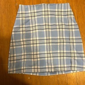 Brandy Melville, pleated skirt with zipper a back, never worn